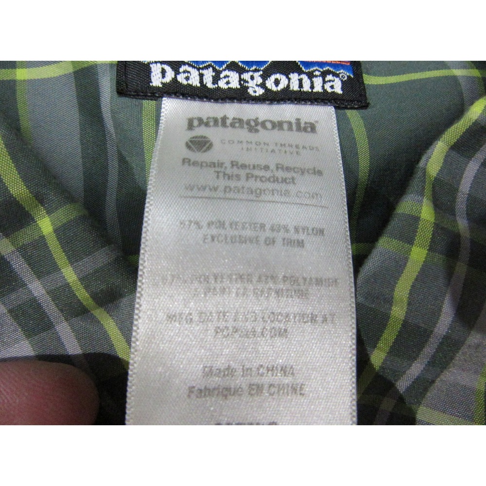 Patagonia Shirt Mens Medium Green Grey Plaid Outdoor Hiking Wicking Short Sleeve - Picture 5 of 13